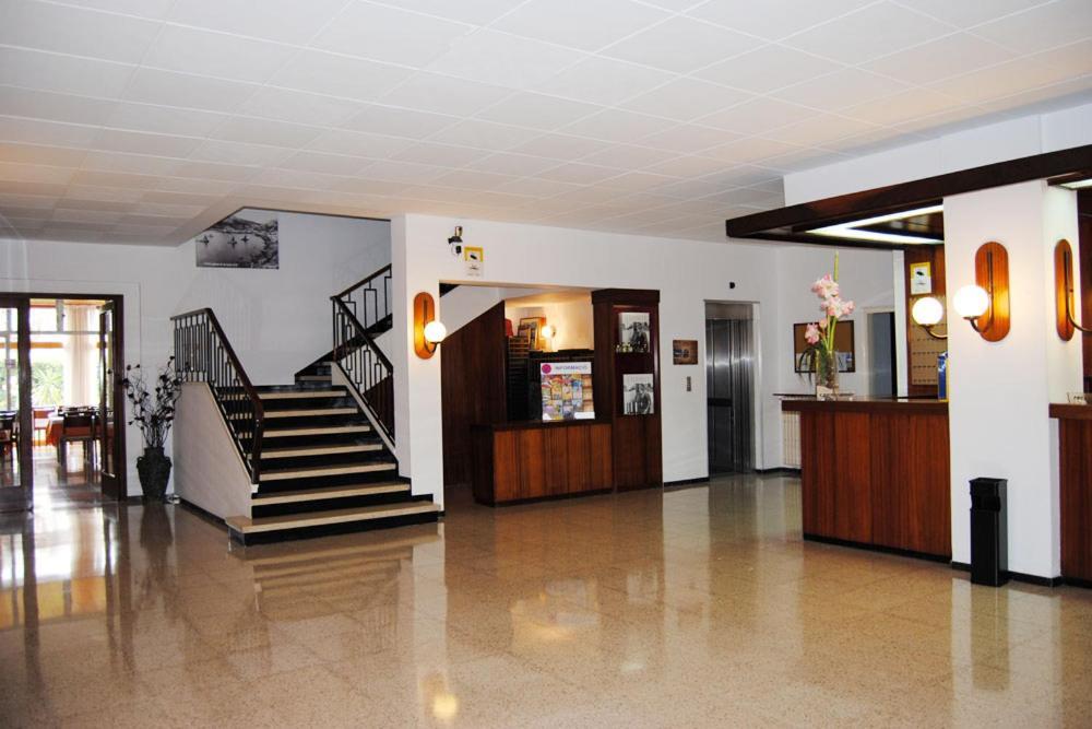Hotel Bell Aire レスタルティット エクステリア 写真